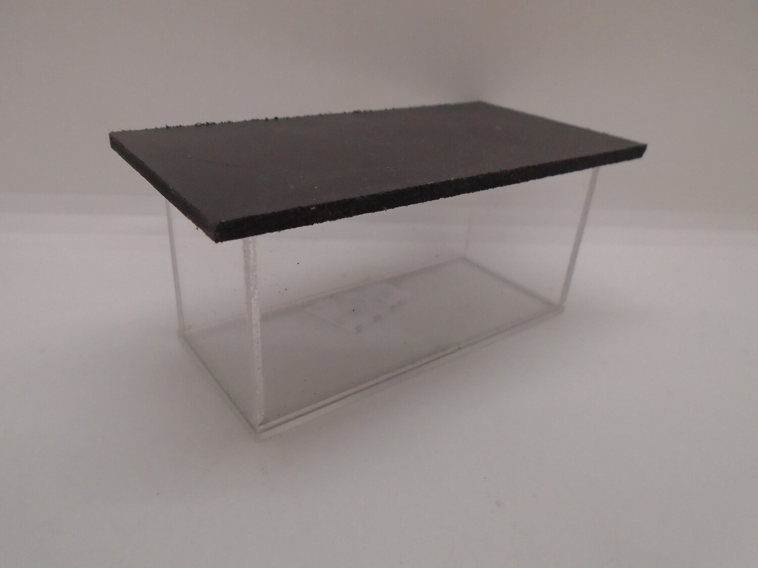 LARGE FISH TANK/TERRARIUM