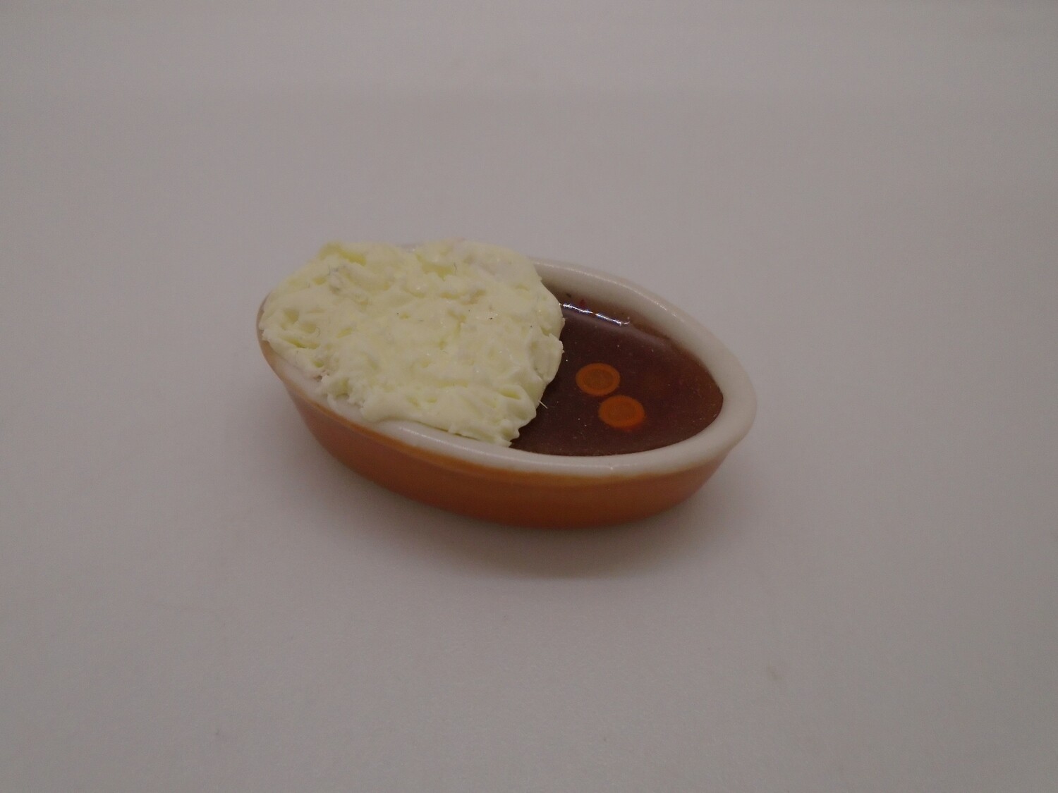 COTTAGE PIE IN A CERAMIC OVEN DISH