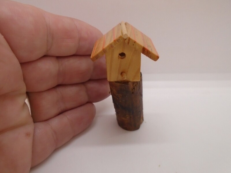 BIRD BOX ON TREE STUMP