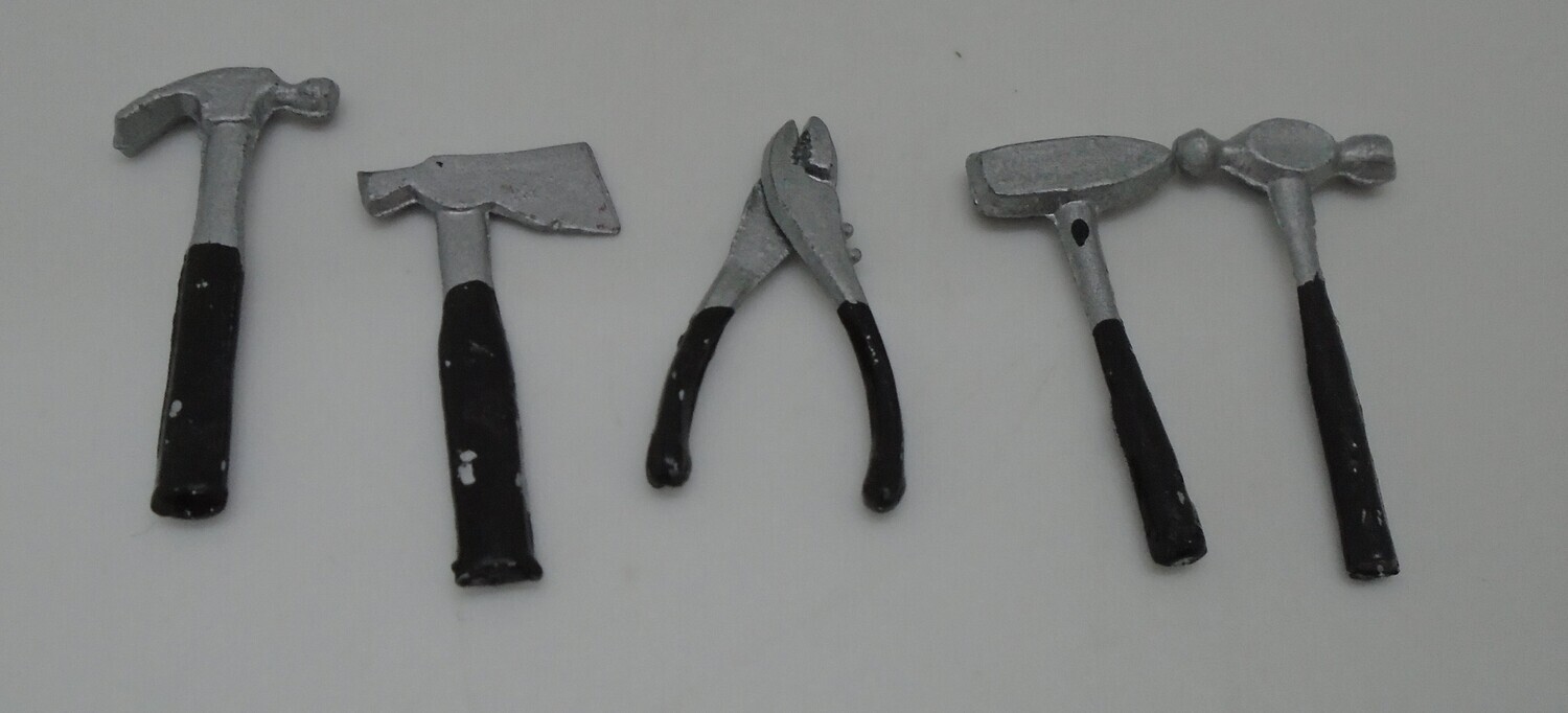 SET OF 5 BLACK HANDLED TOOLS