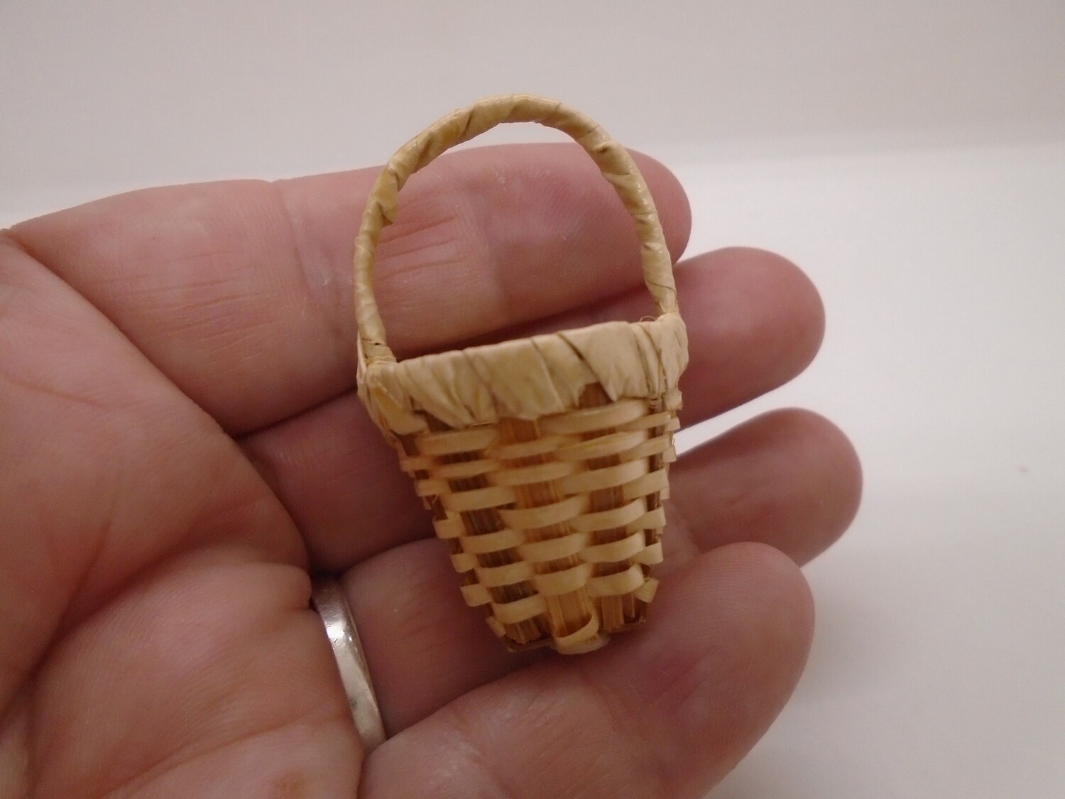 DEEP SHOPPING BASKET