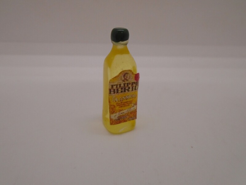 BOTTLE OF OLIVE OIL
