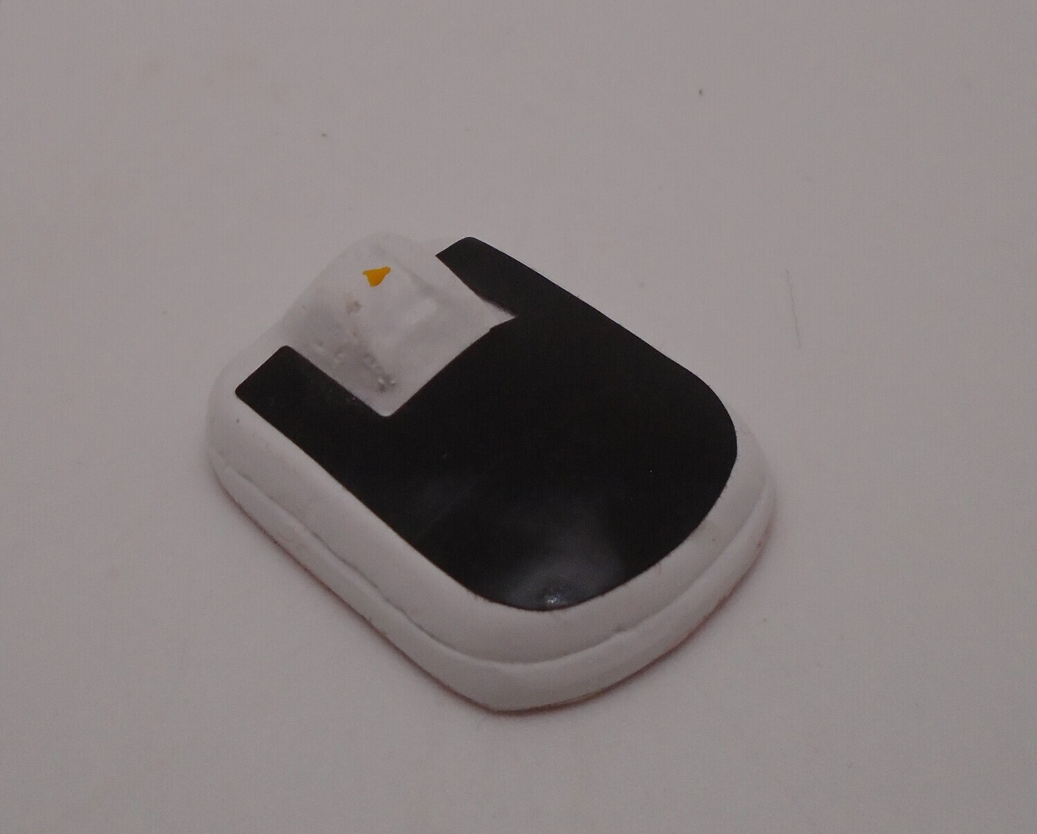 BATHROOM SCALES WITH SHINY BLACK SURFACE