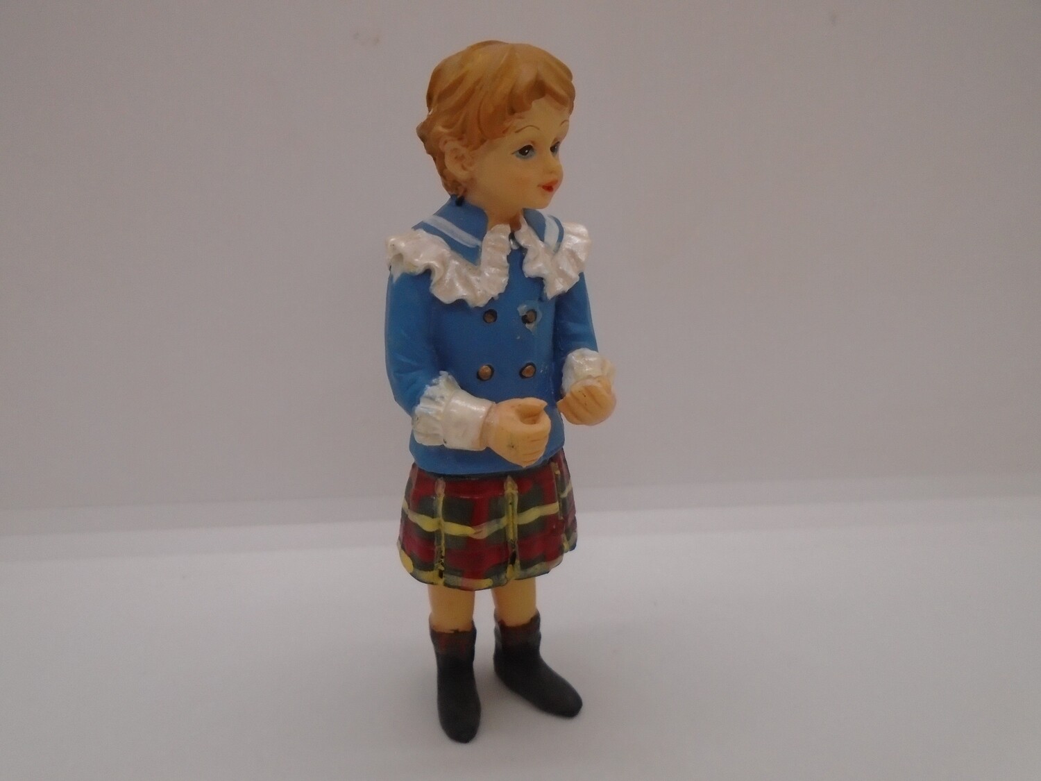 GIRL IN KILT
