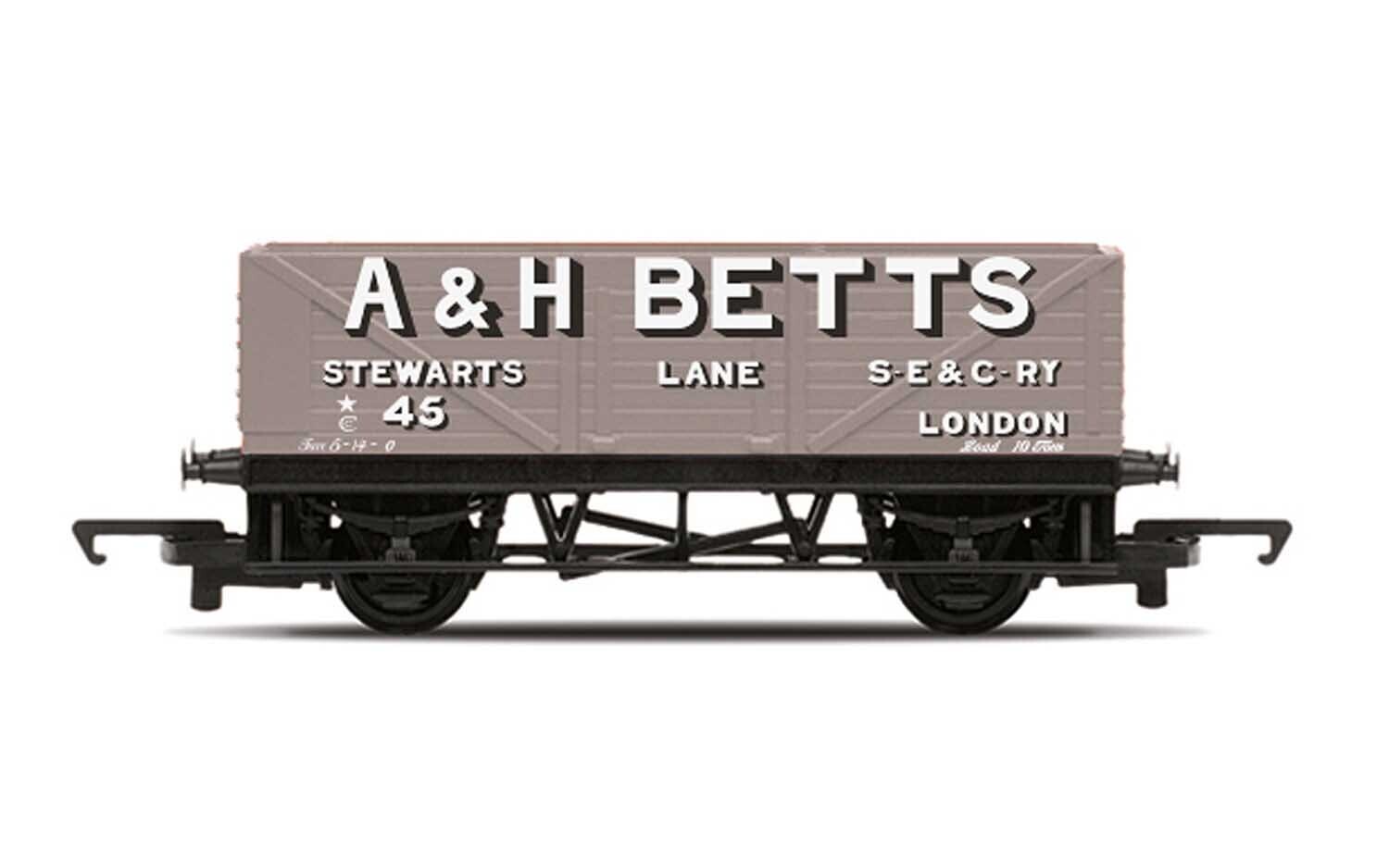 Hornby R60049 PO, A & H Betts, Plank Wagon - Era 2