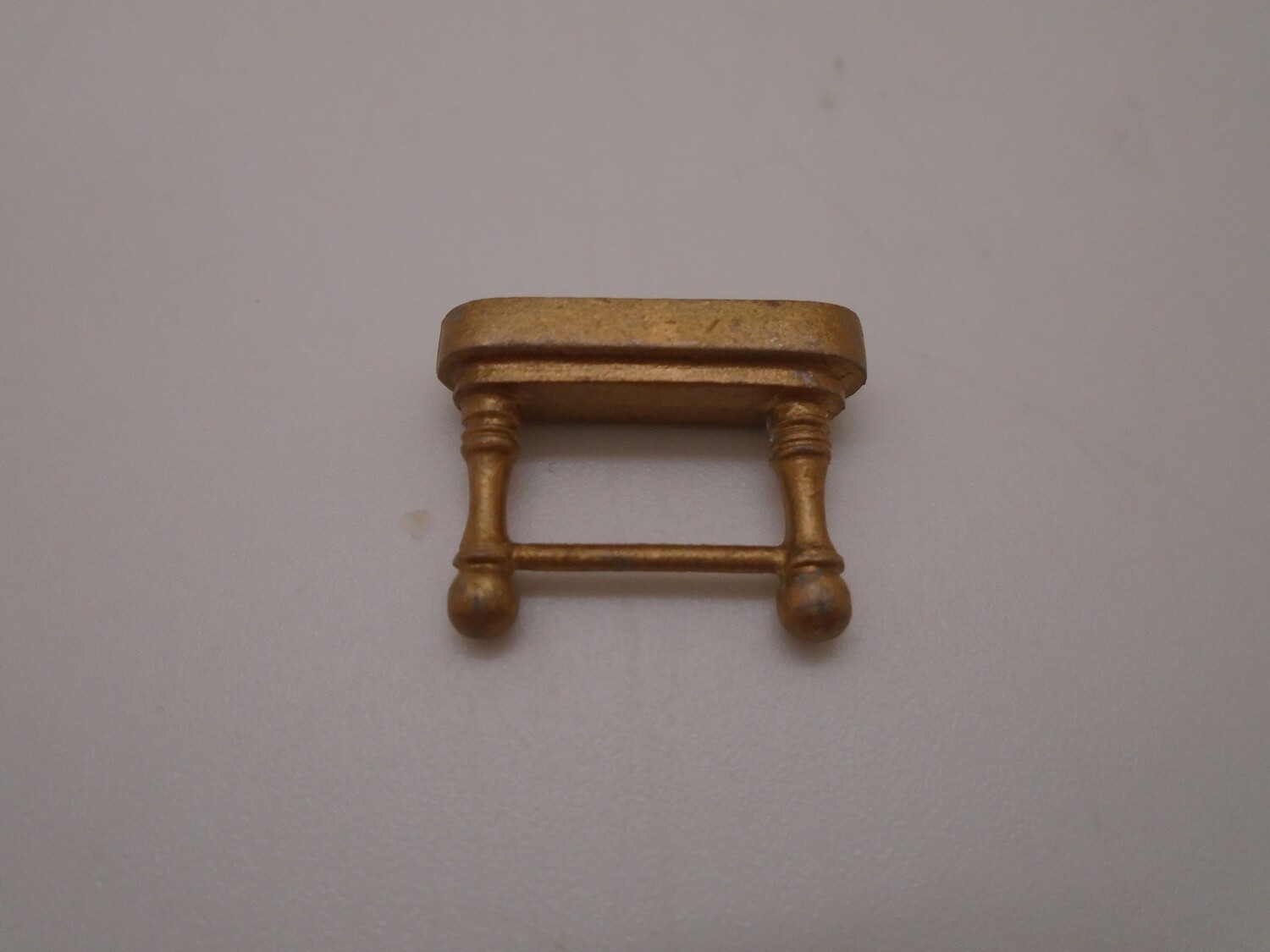 TOILET ROLL HOLDER