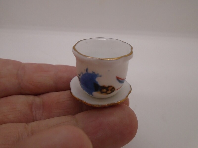 CERAMIC PLANT POT WITH DRIP TRAY