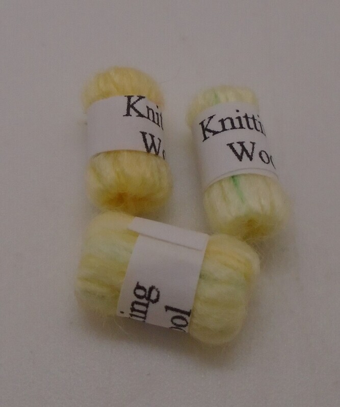 3 BALLS OF WOOL