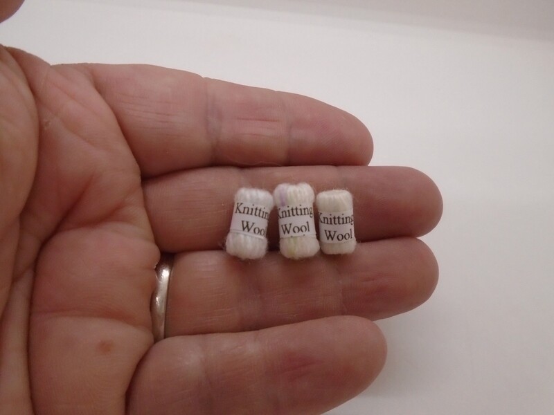 3 BALLS OF WOOL