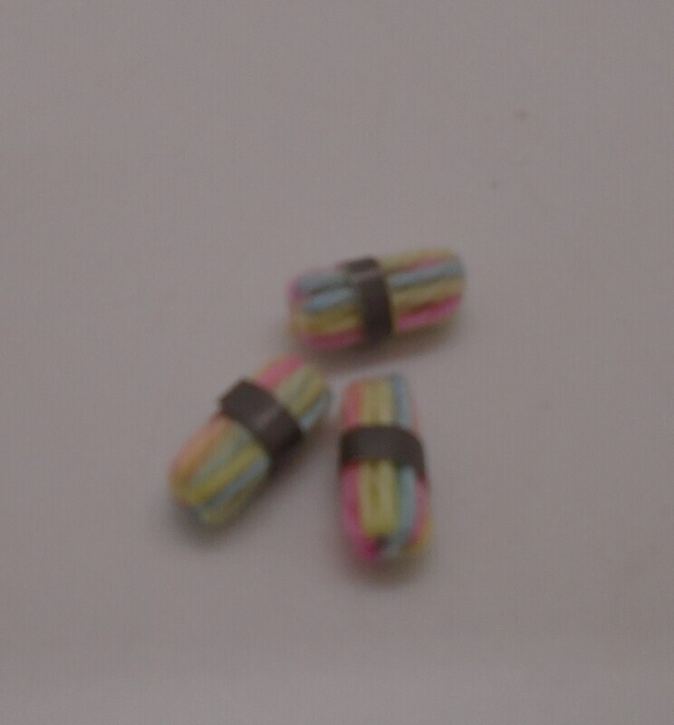 3 BALLS OF WOOL