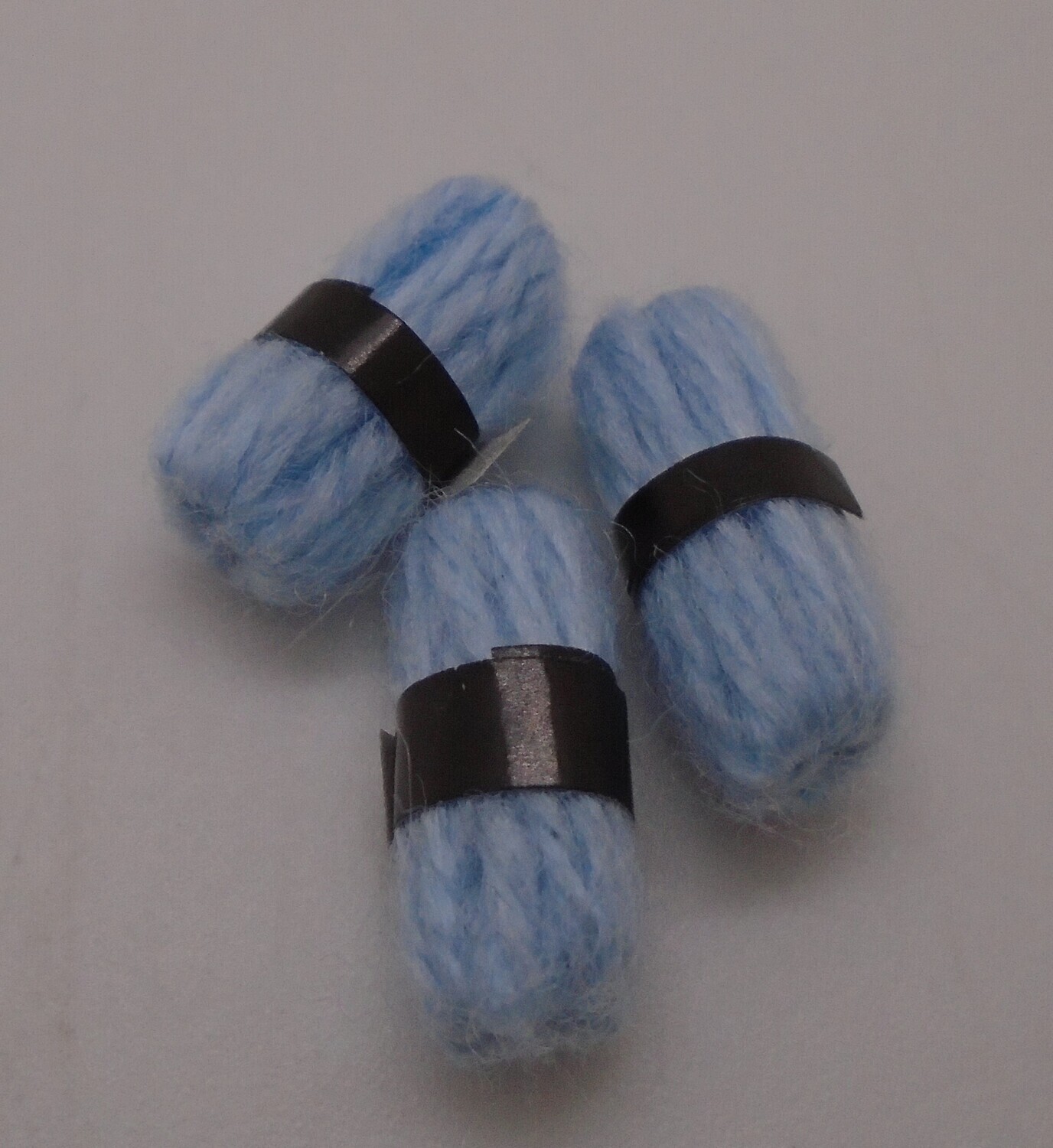 3 BALLS OF WOOL