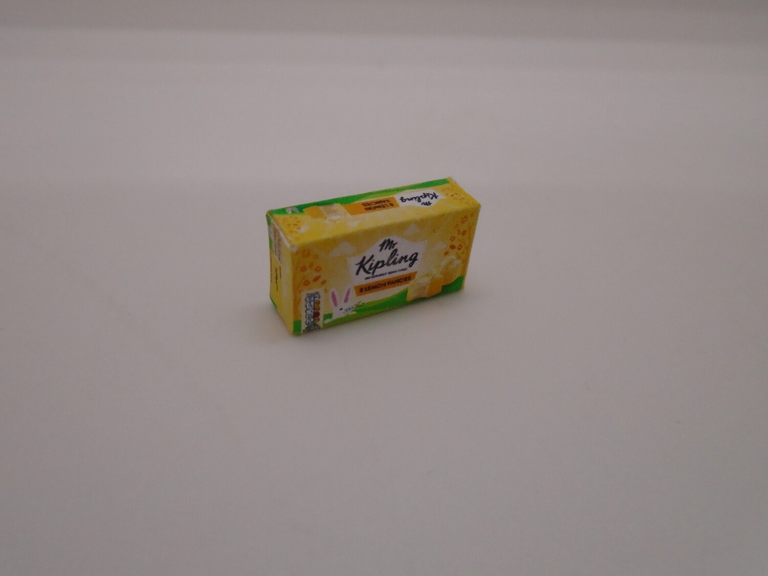 MR KIPLING LEMON FANCIES