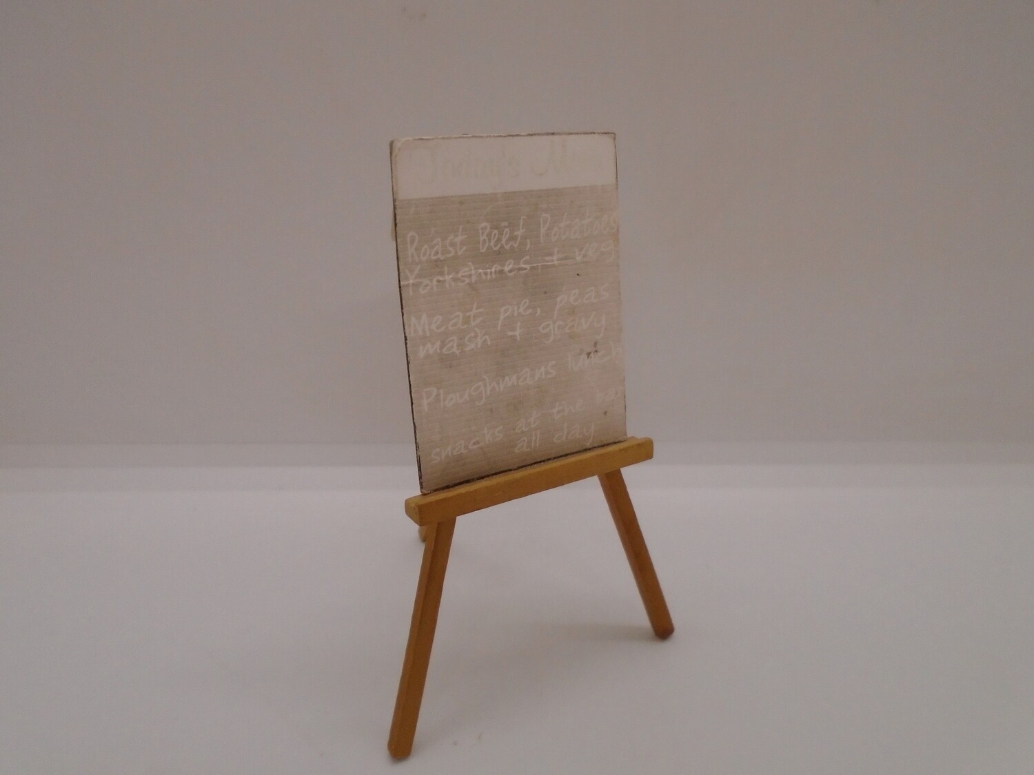 EASEL WITH SHOP MENU
