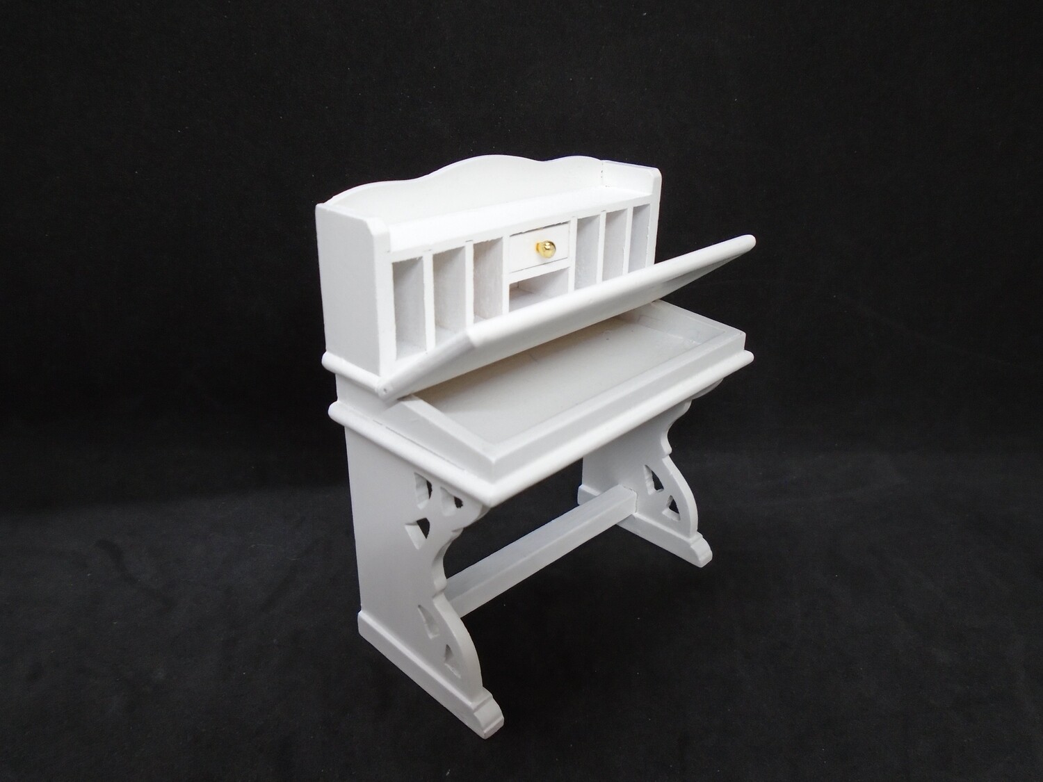 WHITE COMPARTMENT DESK WITH LIFT UP WRITING LID