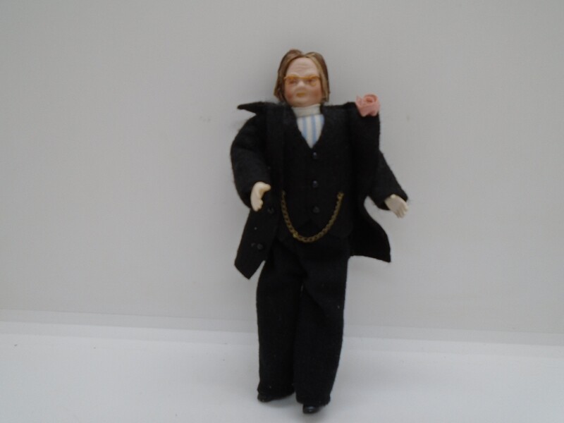 MAN IN BLACK SUIT