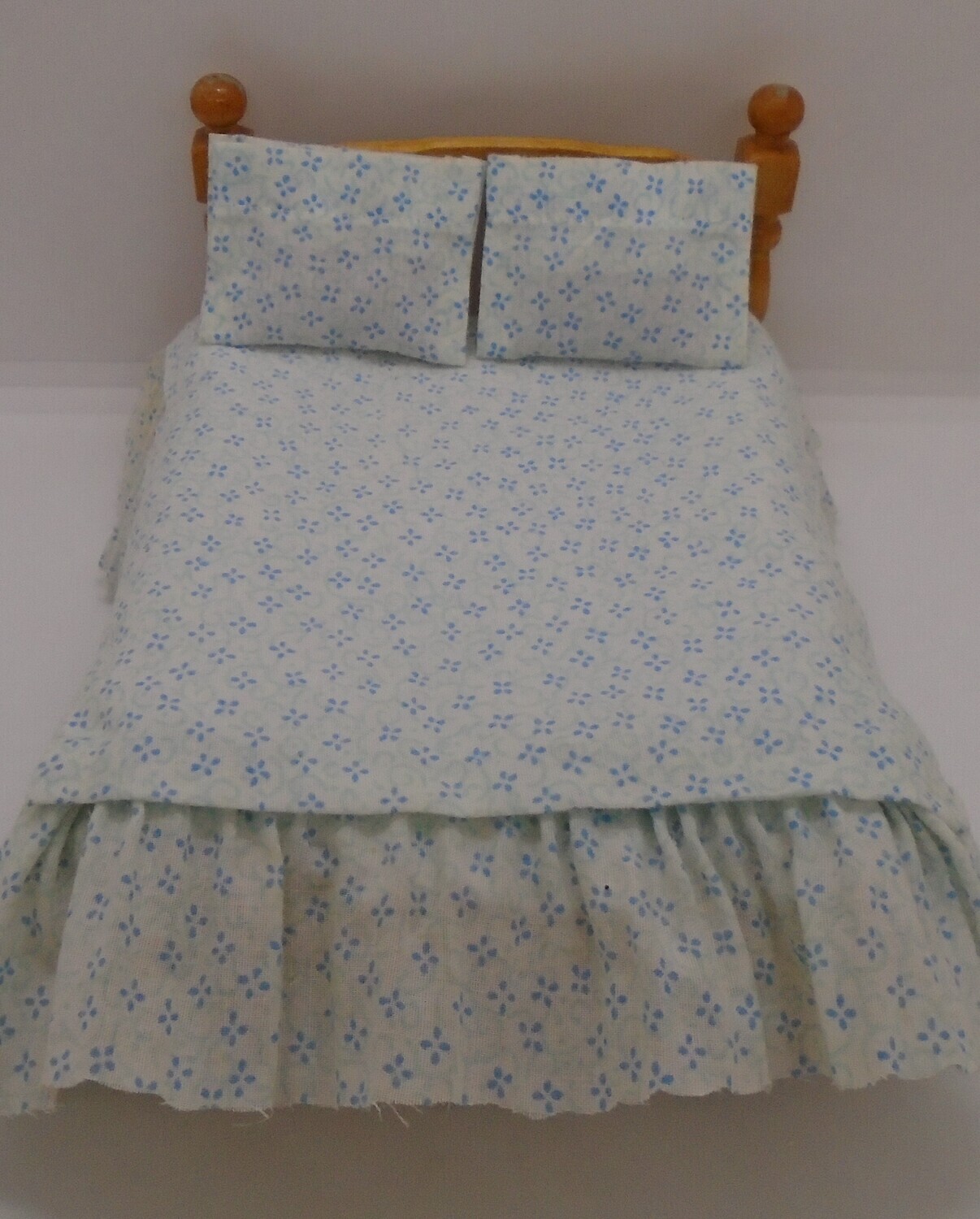 DOUBLE BED WITH BEDDING