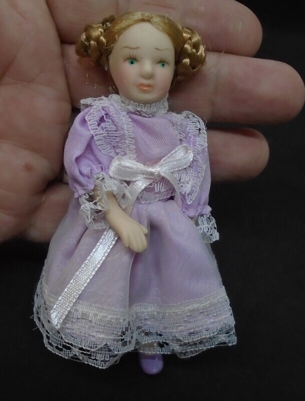 GIRL IN LAVENDER