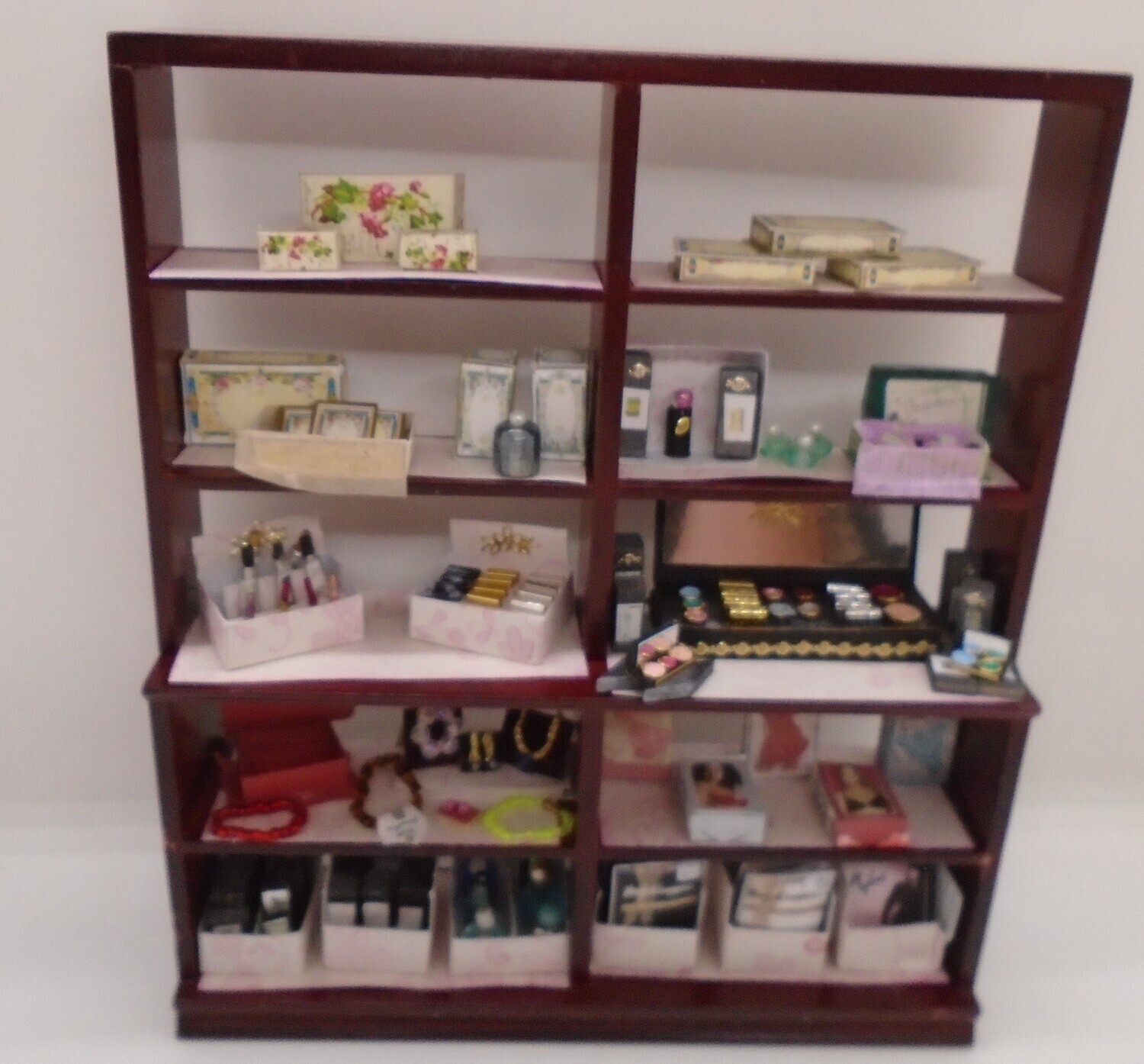 FULLY STOCKED SHOP DISPLAY UNIT