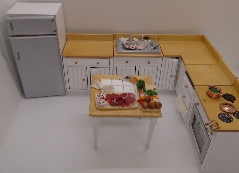 FULLY FUNCTIONING KITCHEN WITH ALL CONTENTS