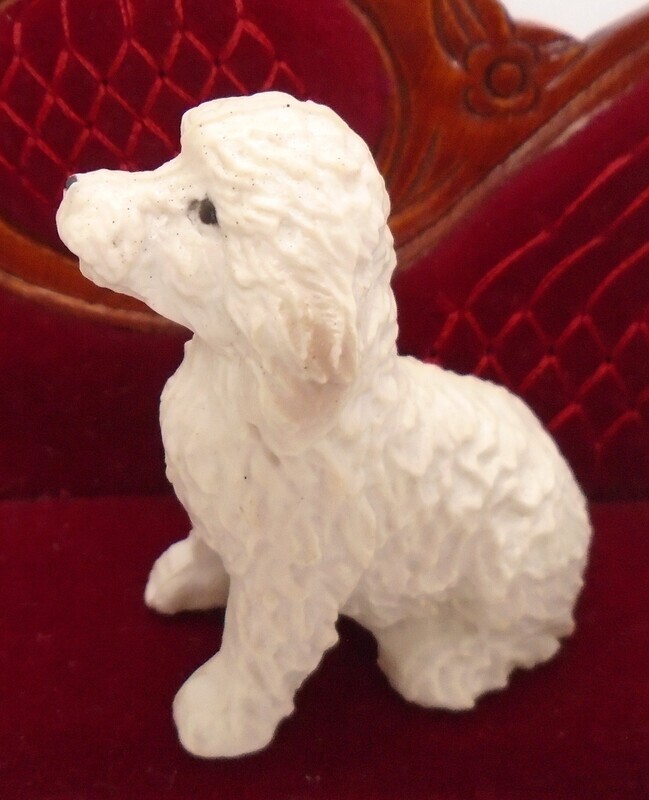 WHITE POODLE
