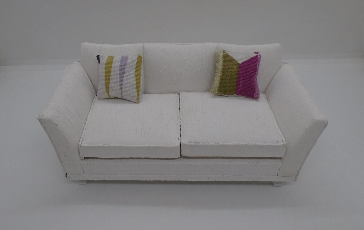 2 CUSHIONS
