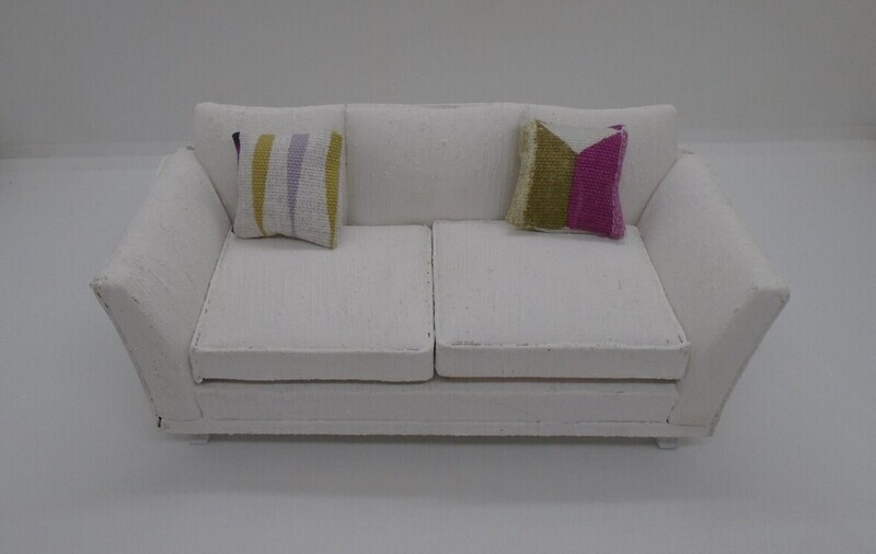 2 CUSHIONS