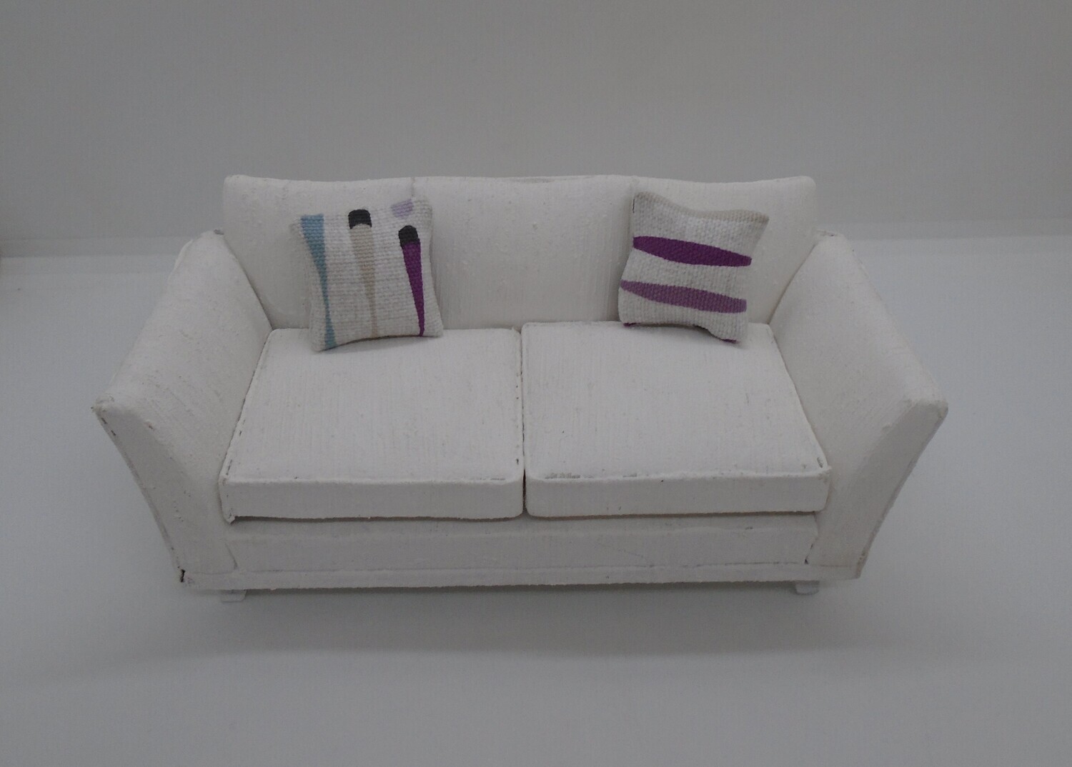 2 CUSHIONS