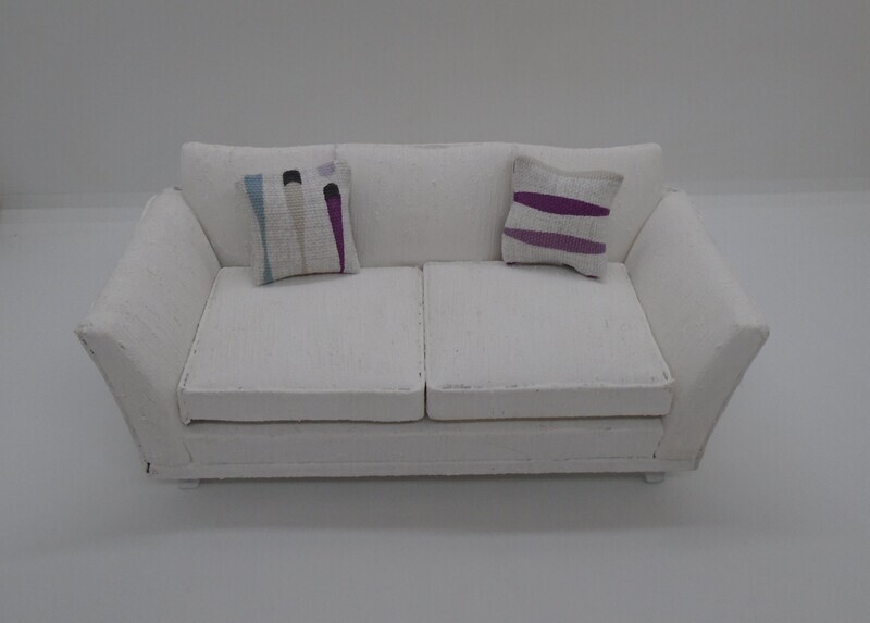 2 CUSHIONS