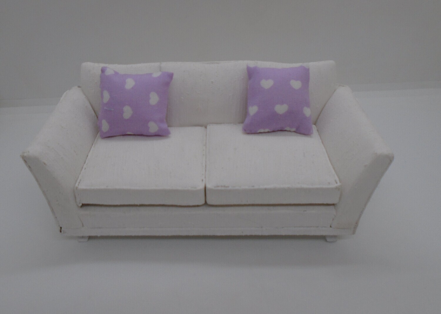 2 CUSHIONS