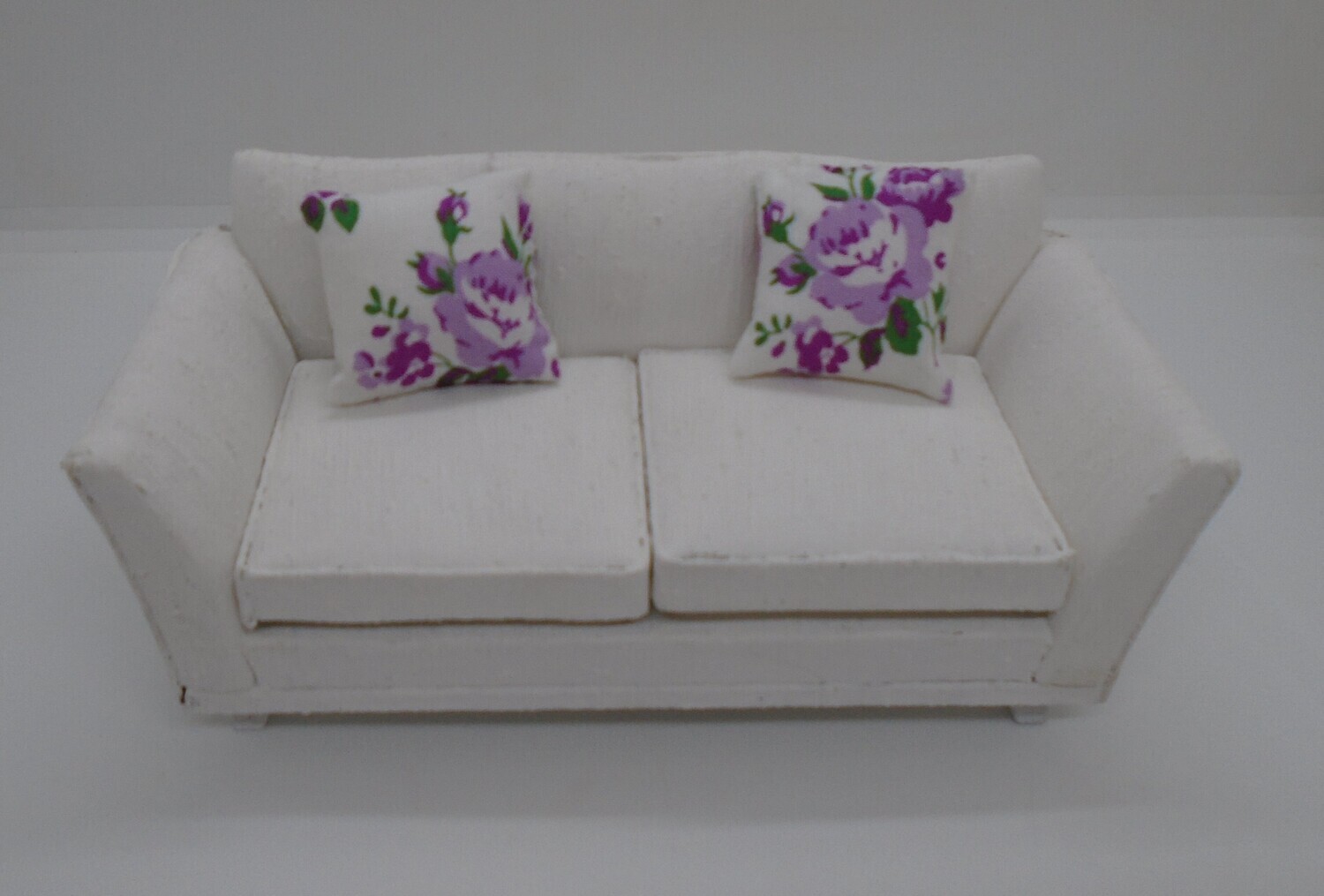 2 CUSHIONS