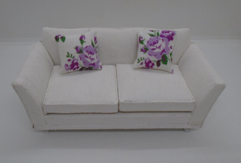 2 CUSHIONS