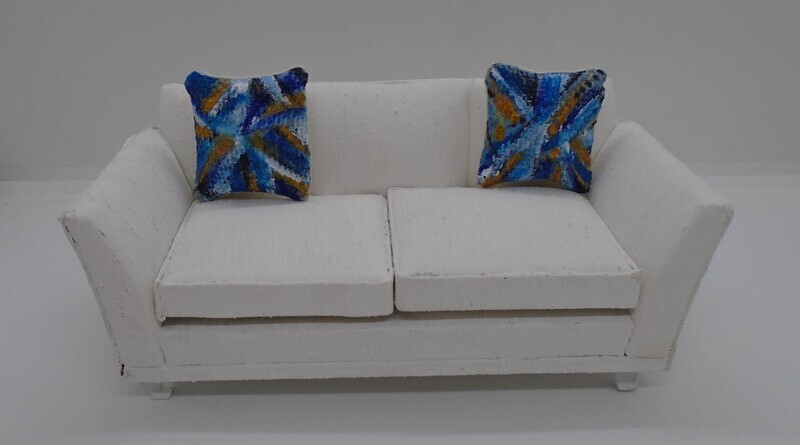 2 CUSHIONS