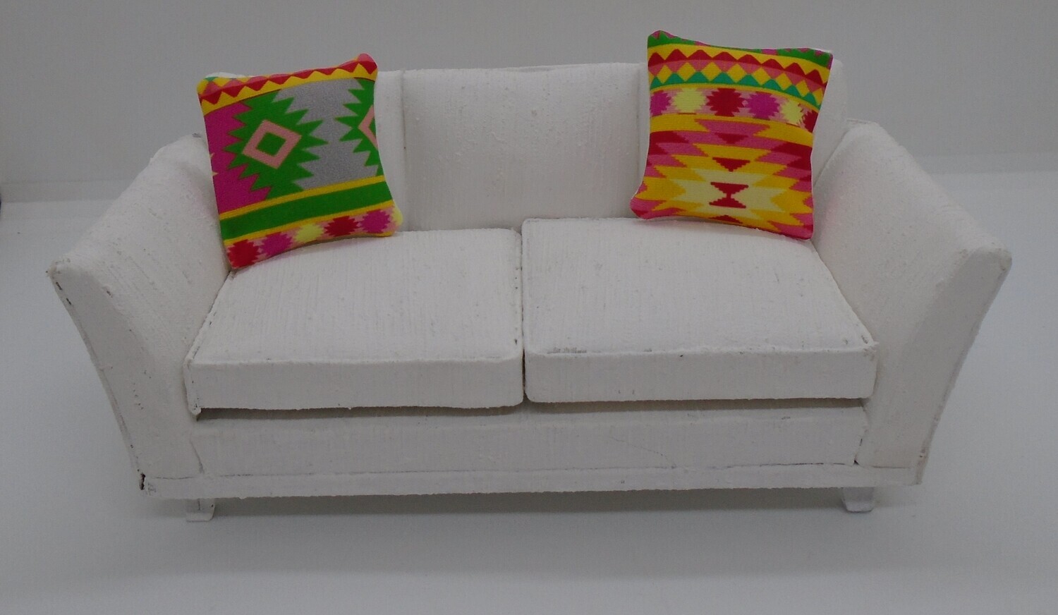 2 CUSHIONS