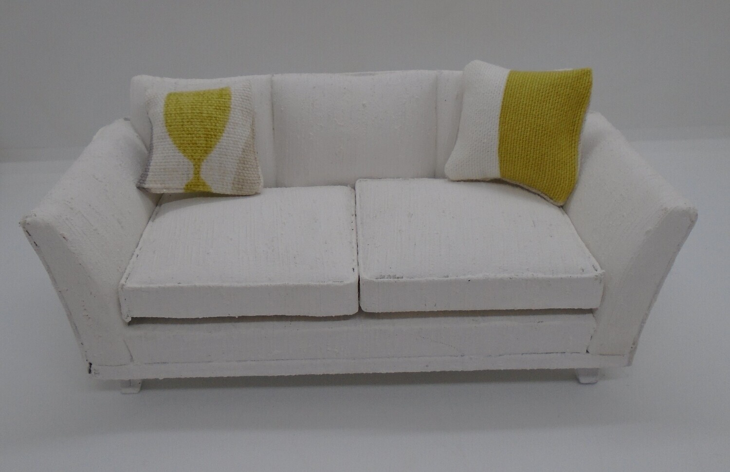 2 CUSHIONS