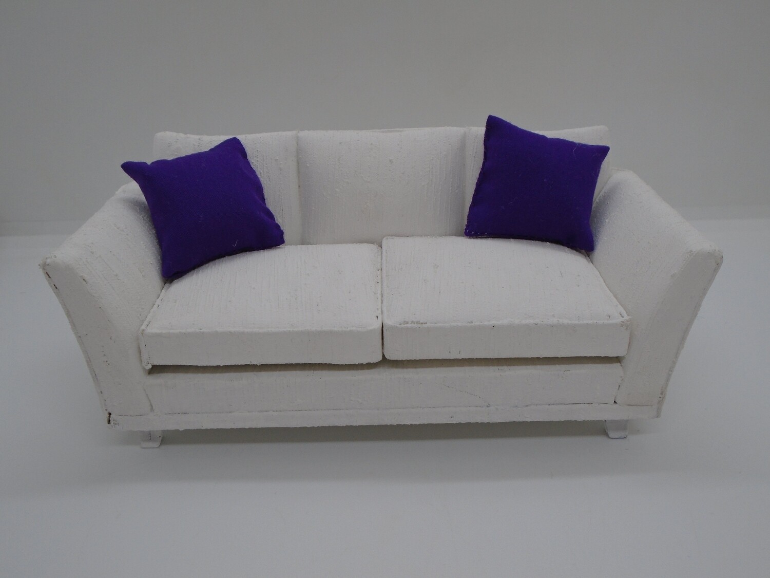 2 CUSHIONS