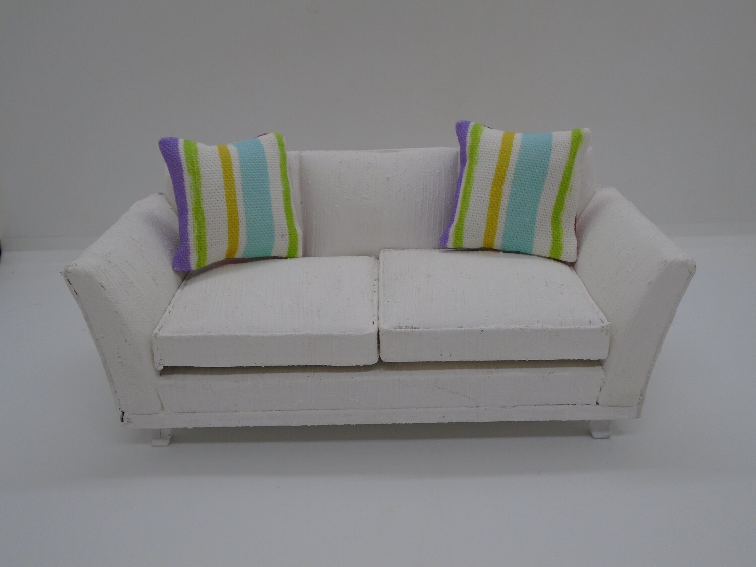 2 CUSHIONS
