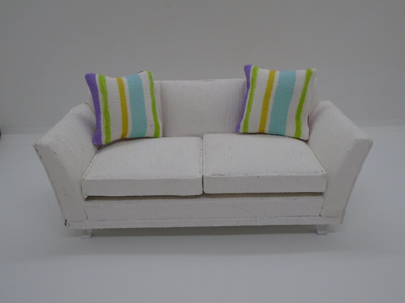 2 CUSHIONS