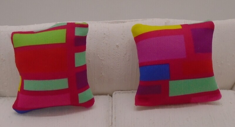 2 PK CUSHIONS PLAIN BACK