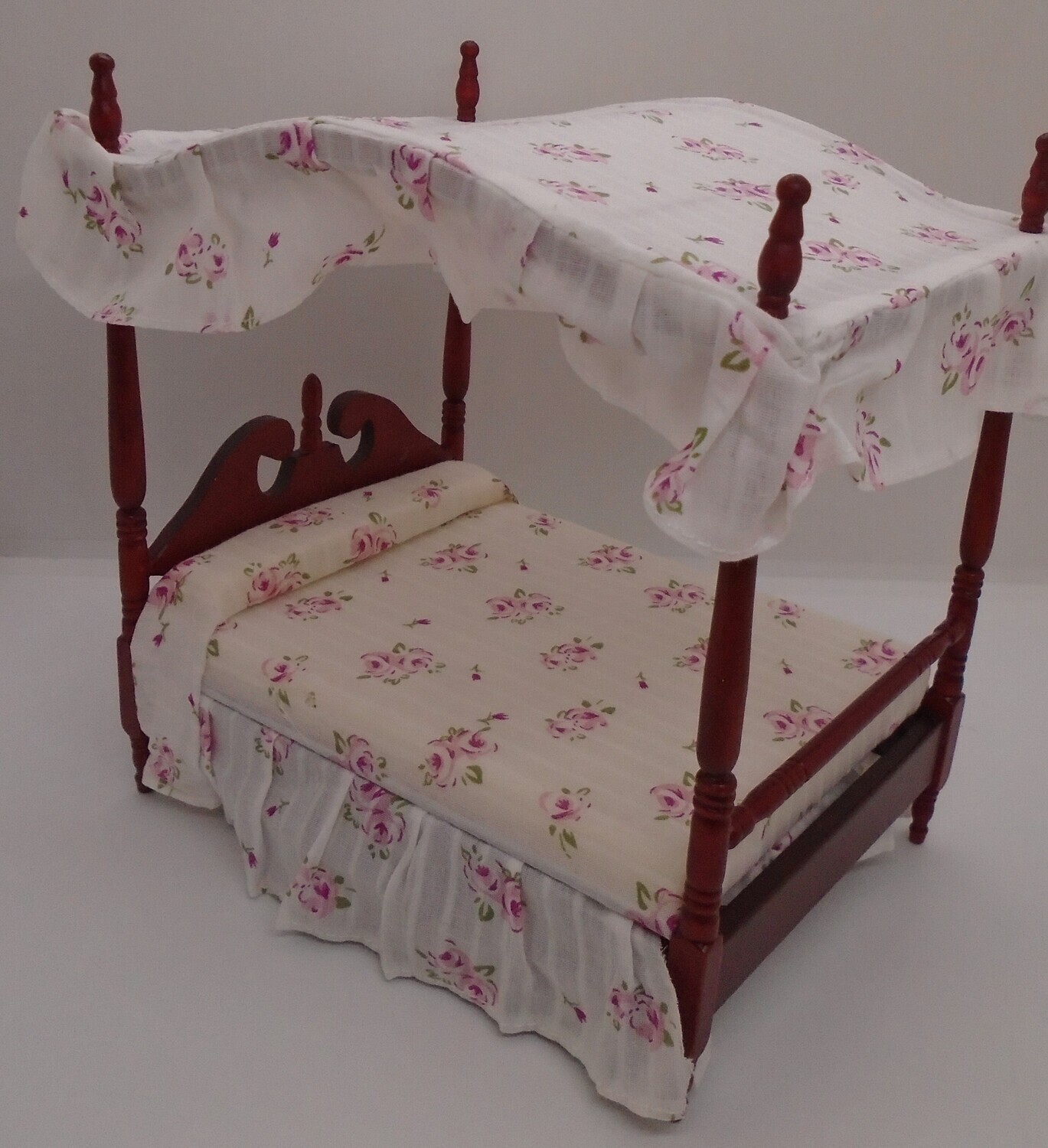 4 POSTER DOUBLE BED