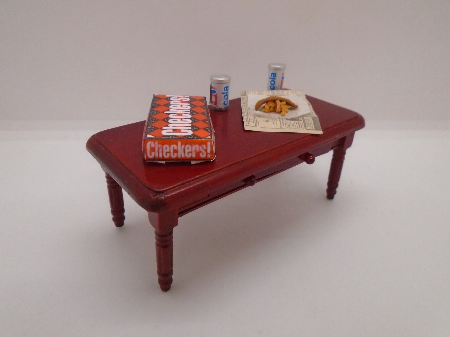 DRESSED COFFEE TABLE