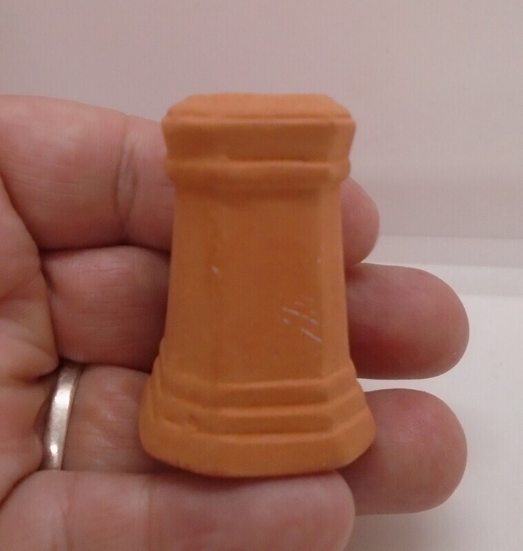 TERRACOTTA CHIMNEY POT