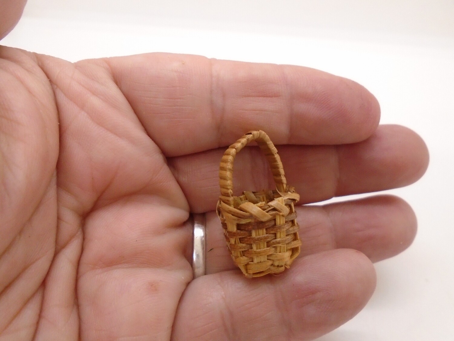 SMALL BASKET
