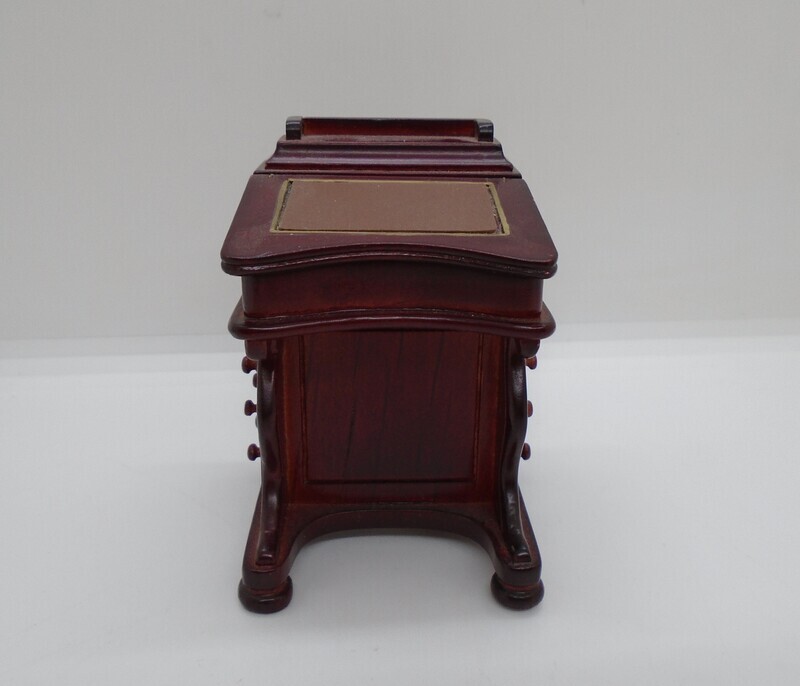 LADIES DAVENPORT DESK