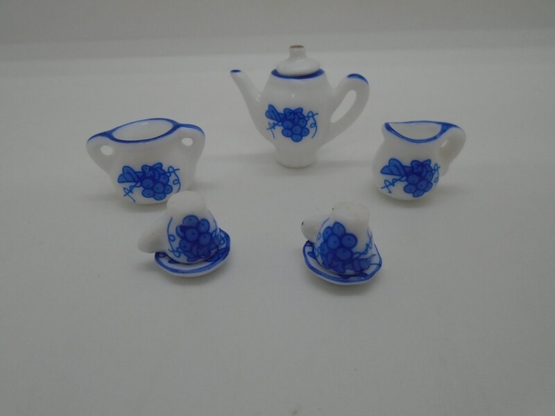 TEA FOR 2 BLUE AND WHITE TEA SET