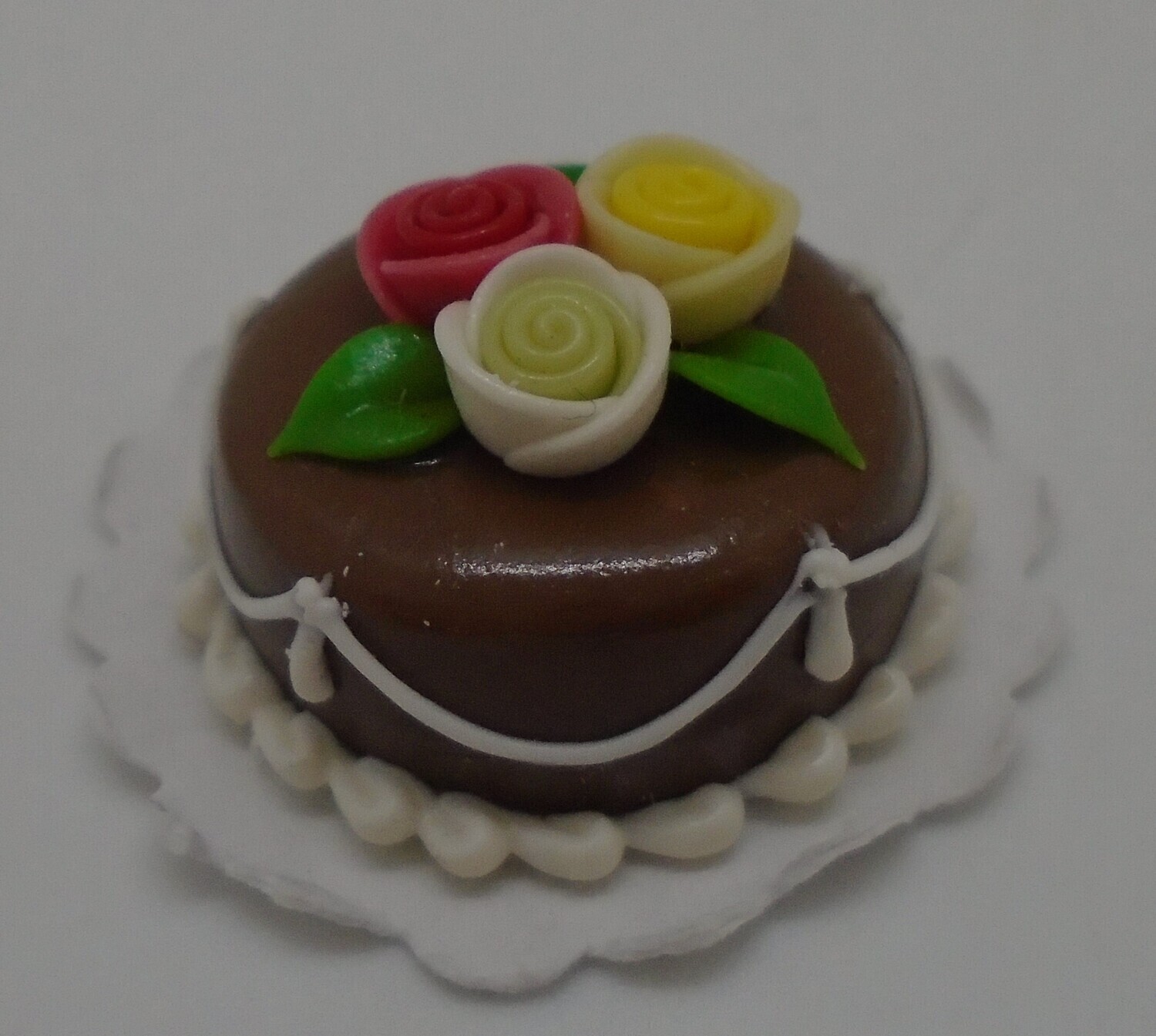 CHOCOLATE CAKE WITH ROSES