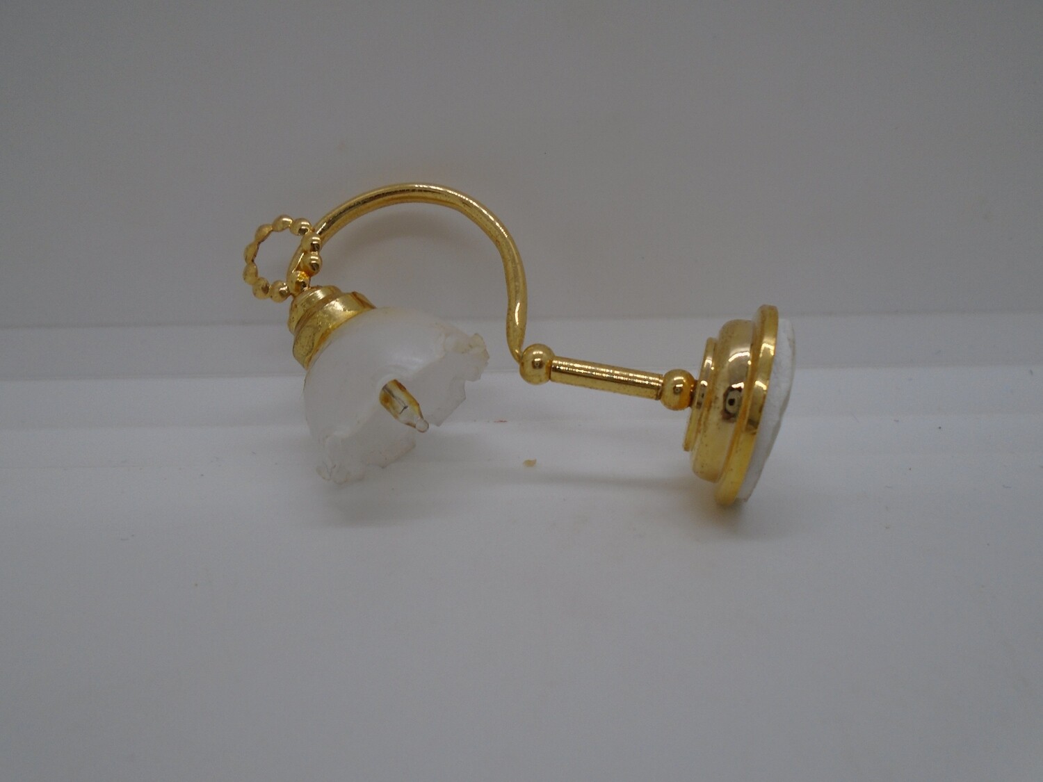 NON WORKING TABLE LAMP