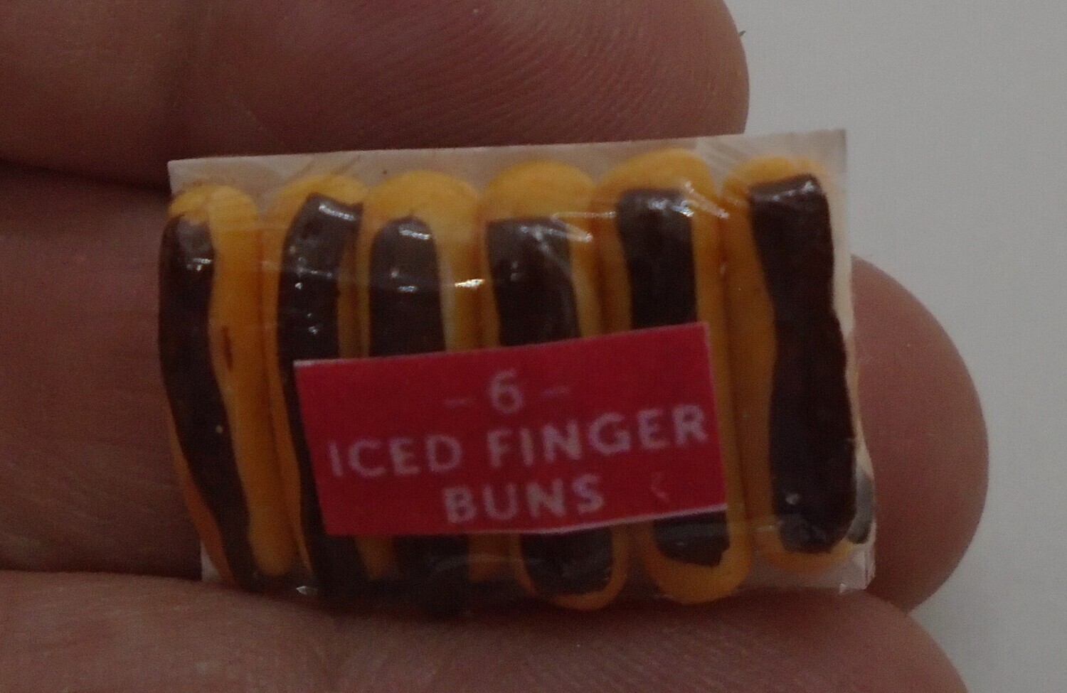 PACK OF ICED FINGERS
