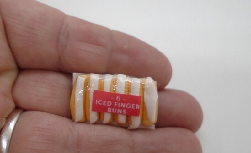 PACK OF ICED FINGERS