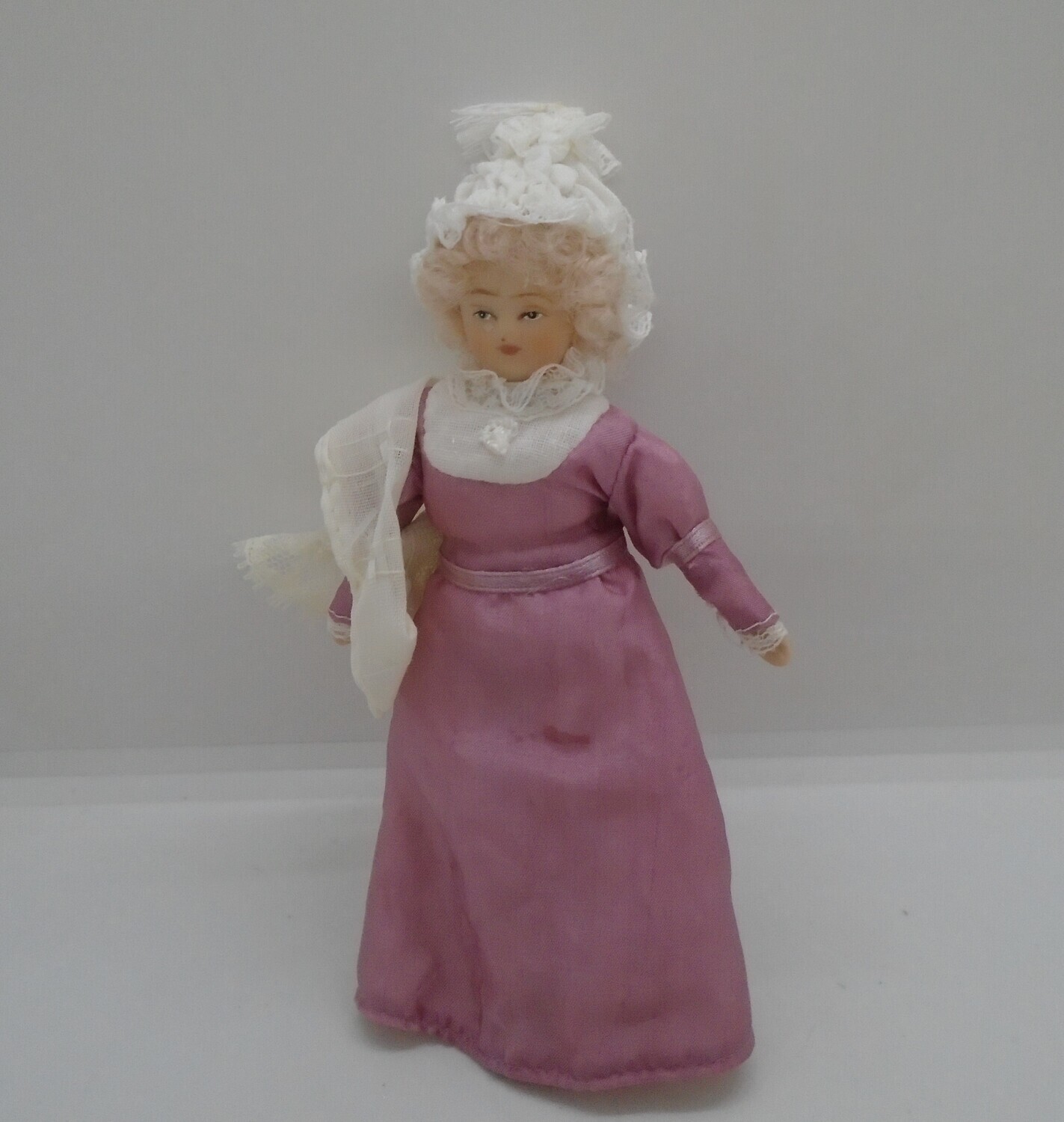 LADY IN PINK AND LACE SHAWL