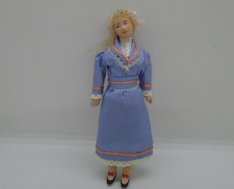 LADY IN LILAC PURPLE